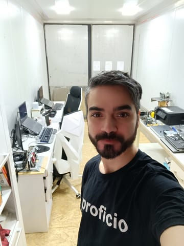 Valdecir Merli, fundador e CEO da Proficio, no escritório da empresa em Curitiba